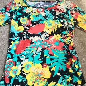 Lularoe Gigi floral pattern